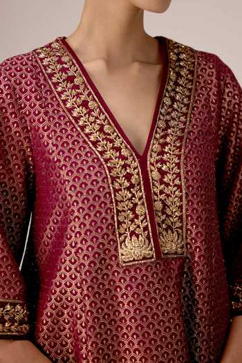 Shop Shyam Narayan Prasad Wine Organza, Brocade V-neck Zardozi Embroidered Kurta Set Shop_Shyam Narayan Prasad_Wine Organza, Brocade V-neck Zardozi Embroidered Kurta Set