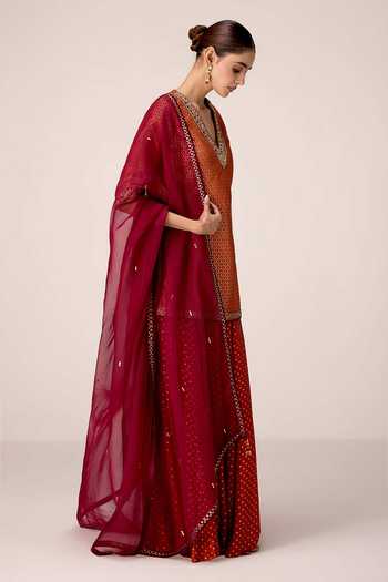 Shyam Narayan Prasad Orange Silk, Brocade, Chinon, Organza V-neck Zardozi Embroidered Kurta Set Online at Aza Fashions Shyam Narayan Prasad_Orange Silk, Brocade, Chinon, Organza V-neck Zardozi Embroidered Kurta Set _Online_at_Aza_Fashions