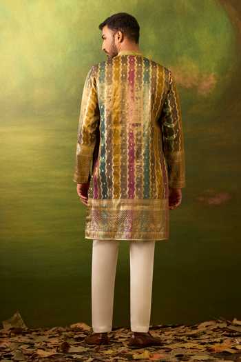 Arihant Rai Sinha Stripe Pattern Kurta Set 