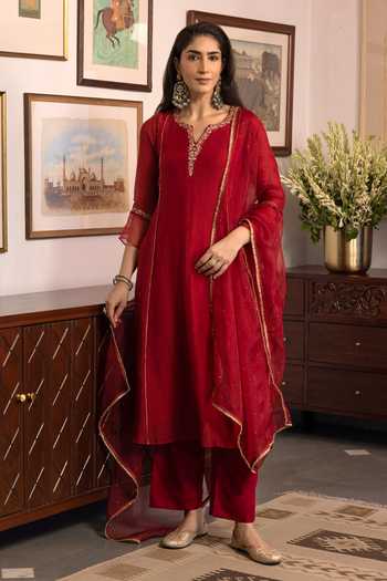 Trendy Tokari Neckline Embroidered Kurta Set 