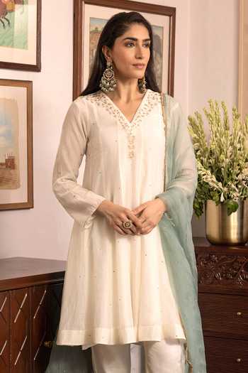 Trendy Tokari Ivory Silk, Chanderi, Cotton, Organza Embroidered Kurta Set Online at Aza Fashions Trendy Tokari_Ivory Silk, Chanderi, Cotton, Organza Embroidered Kurta Set _Online_at_Aza_Fashions