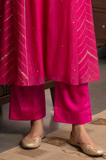 Trendy Tokari_Pink Silk, Chanderi, Cotton, Organza V-neck Placement Embroidered Kurta Set _Online_at_Aza_Fashions