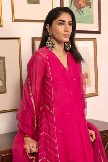 Buy_Trendy Tokari_Pink Silk, Chanderi, Cotton, Organza V-neck Placement Embroidered Kurta Set _Online_at_Aza_Fashions