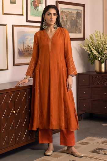 Trendy Tokari Hand Embroidered Silk Chanderi Kurta Set 