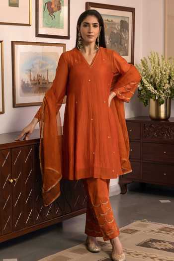 Trendy Tokari Zari Placement Embroidered Kurta Set 