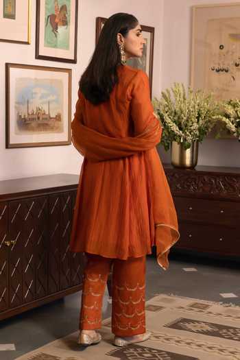 Trendy Tokari Zari Placement Embroidered Kurta Set 