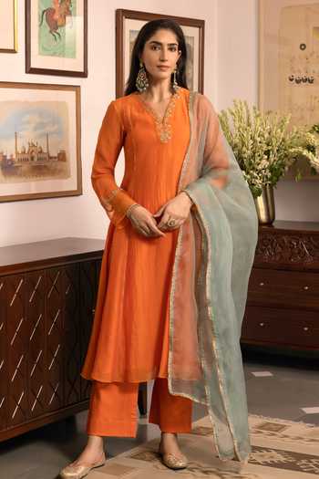 Trendy Tokari Placement Embroidered Kurta Set 