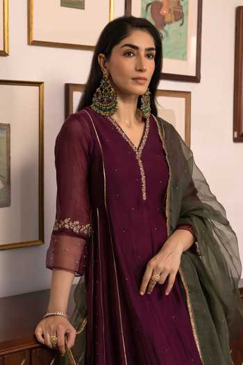 Buy_Trendy Tokari_Wine Silk, Chanderi, Cotton, Organza V-neck Hand Embroidered Kurta Set _Online_at_Aza_Fashions