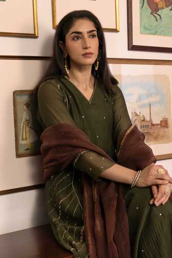 Buy_Trendy Tokari_Green Silk, Chanderi, Cotton, Organza V-neck, Yes Hand Embroidered Kurta Set _Online_at_Aza_Fashions