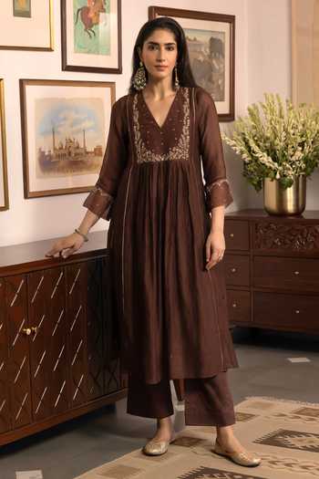 Trendy Tokari Zari Hand Embroidered Kurta Set 