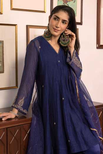 Buy Trendy Tokari Blue Silk, Chanderi, Cotton, Organza V-neck, Yes Hand Embroidered Kurta Set Online at Aza Fashions Buy_Trendy Tokari_Blue Silk, Chanderi, Cotton, Organza V-neck, Yes Hand Embroidered Kurta Set _Online_at_Aza_Fashions
