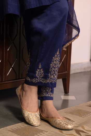 Shop Trendy Tokari Blue Silk, Chanderi, Cotton, Organza V-neck, Yes Hand Embroidered Kurta Set Online at Aza Fashions Shop_Trendy Tokari_Blue Silk, Chanderi, Cotton, Organza V-neck, Yes Hand Embroidered Kurta Set _Online_at_Aza_Fashions
