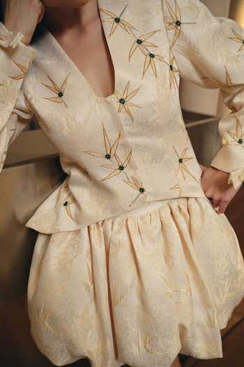Buy Therealb Ivory Jacquard Balloon Skirt Online at Aza Fashions Buy_Therealb_Ivory Jacquard Balloon Skirt _Online_at_Aza_Fashions
