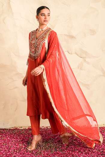 Buy Nidhika Shekhar Orange Chanderi, Shantoon V-neck, Yes Gulistan Embroidered Kurta Set Online at Aza Fashions Buy_Nidhika Shekhar_Orange Chanderi, Shantoon V-neck, Yes Gulistan Embroidered Kurta Set _Online_at_Aza_Fashions