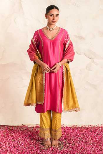 Nidhika Shekhar Pink Chanderi V-neck, Yes Kesar Gul Embroidered Kurta Set at Aza Fashions Nidhika Shekhar_Pink Chanderi V-neck, Yes Kesar Gul Embroidered Kurta Set _at_Aza_Fashions