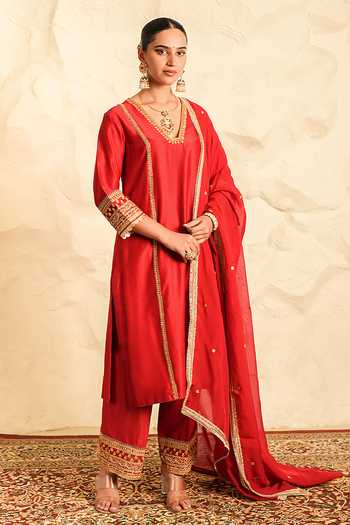 Buy Nidhika Shekhar Red Chanderi V-neck, Yes Rangrez Panelled Embroidered Kurta Set Online at Aza Fashions Buy_Nidhika Shekhar_Red Chanderi V-neck, Yes Rangrez Panelled Embroidered Kurta Set _Online_at_Aza_Fashions