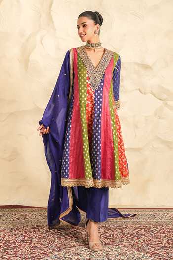Buy_Nidhika Shekhar_Multi Color Organza, Chanderi, Shantoon V-neck Noor Mahal Colorblock Kurta Set 