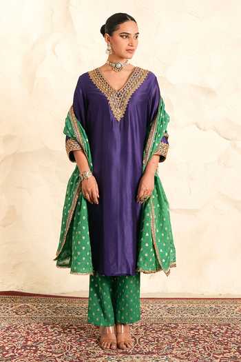 Nidhika Shekhar Shyaam Li Neckline Embroidered Kurta Set 
