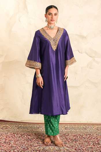 Buy Nidhika Shekhar Purple Chanderi, Shantoon V-neck, Yes Shyaam Li Neckline Embroidered Kurta Set Online at Aza Fashions Buy_Nidhika Shekhar_Purple Chanderi, Shantoon V-neck, Yes Shyaam Li Neckline Embroidered Kurta Set _Online_at_Aza_Fashions