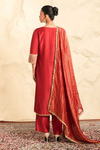 Nidhika Shekhar Ruh Gul Embroidered Kurta Set 
