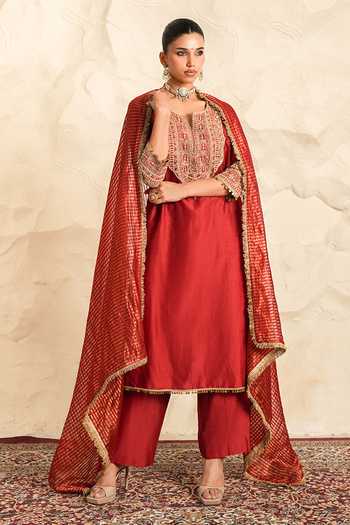 Nidhika Shekhar Ruh Gul Embroidered Kurta Set 