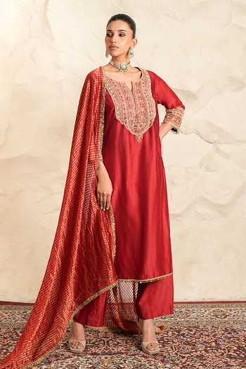 Nidhika Shekhar Maroon Chanderi Split V-neck, Yes Ruh Gul Embroidered Kurta Set at Aza Fashions Nidhika Shekhar_Maroon Chanderi Split V-neck, Yes Ruh Gul Embroidered Kurta Set _at_Aza_Fashions