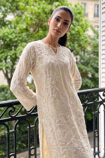 Aneesh Agarwaal White Organza, Keyhole Neck Lisette Embroidered Kurta And Pant Set Online at Aza Fashions Aneesh Agarwaal_White Organza, Keyhole Neck Lisette Embroidered Kurta And Pant Set _Online_at_Aza_Fashions