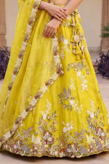 Samyukta Singhania_Yellow Tissue V-neck Hand Embroidered Lehenga Set _Online_at_Aza_Fashions