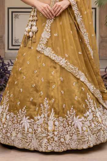 Samyukta Singhania_Green Tissue V-neck Hand Embroidered Lehenga Blouse Set _Online_at_Aza_Fashions