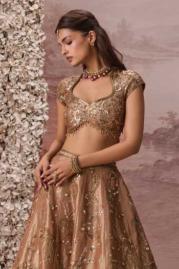 Parul Gandhi_Gold Silk, Tissue Sweetheart Neck Zariya Embroidered Lehenga Set _Online_at_Aza_Fashions