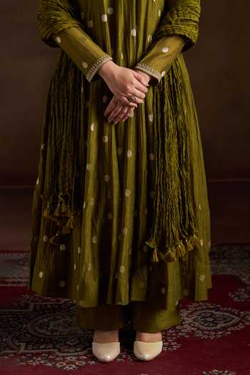 Almaari By Pooja Patel_Olive Green Chanderi, Silk Round Neck Oishi Woven Anarkali Set _at_Aza_Fashions