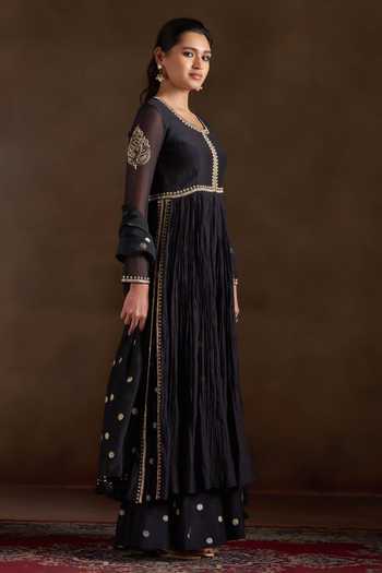 Almaari By Pooja Patel_Black Chanderi Round Neck Oshira Embroidered Anarkali Set _Online_at_Aza_Fashions