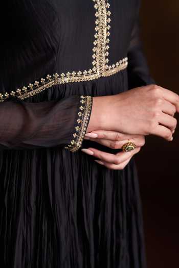 Almaari By Pooja Patel_Black Chanderi Round Neck Oshira Embroidered Anarkali Set _at_Aza_Fashions