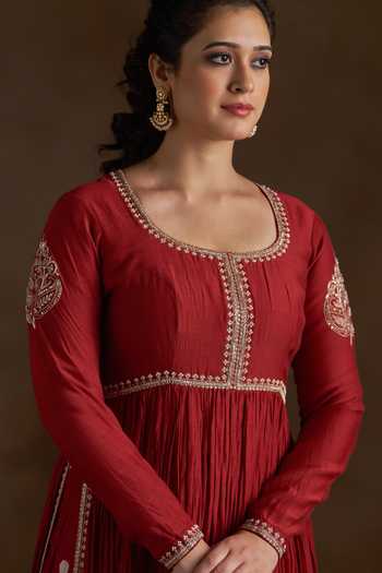Buy_Almaari By Pooja Patel_Red Chanderi Round Neck Oshira Embroidered Anarkali Set 