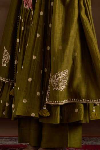 Buy_Almaari By Pooja Patel_Olive Green Chanderi, Silk Round Neck Omika Pure Anarkali Set 