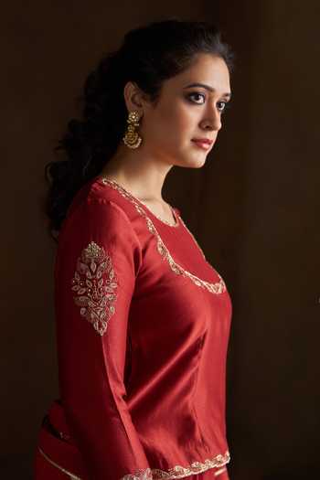 Buy_Almaari By Pooja Patel_Red Chanderi Round Neck, Yes Oorvi Embroidered Kurta Sharara Set _Online_at_Aza_Fashions