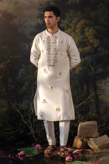 Ayush Jain Asal Embroidered Kurta & Pant Set 