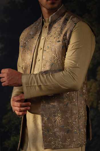 Ayush Jain Green Silk, Cotton Kanan-zar Embroidered Bundi And Kurta Set at Aza Fashions Ayush Jain_Green Silk, Cotton Kanan-zar Embroidered Bundi And Kurta Set _at_Aza_Fashions