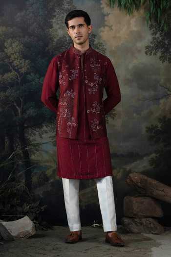 Ayush Jain Shabaan Embroidered Bundi & Kurta Set 
