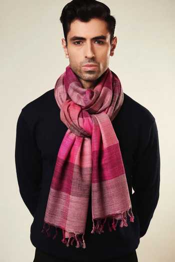 Buy Aeshaane Pink Tassels Ombre Block Woven Scarf Online at Aza Fashions Buy_Aeshaane_Pink Tassels Ombre Block Woven Scarf _Online_at_Aza_Fashions