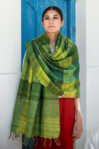 Shop Aeshaane Green Tassels Textured Pattern Scarf Online at Aza Fashions Shop_Aeshaane_Green Tassels Textured Pattern Scarf _Online_at_Aza_Fashions
