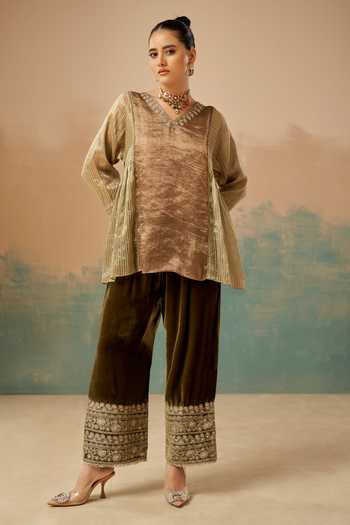 Aditi Somani Neckline Embroidered Kurta & Pant Set 