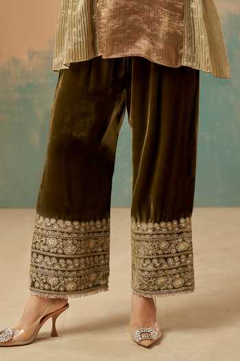 Aditi Somani Green Velvet, Tissue V-neck, Yes Neckline Embroidered Kurta And Pant Set Online at Aza Fashions Aditi Somani_Green Velvet, Tissue V-neck, Yes Neckline Embroidered Kurta And Pant Set _Online_at_Aza_Fashions