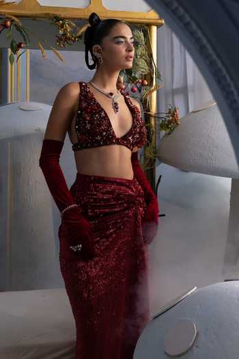 Shop Payal & Zinal Red Net, Organza, Satin V-neck Isabela Embellished Bustier And Draped Skirt Set Online at Aza Fashions Shop_Payal & Zinal_Red Net, Organza, Satin V-neck Isabela Embellished Bustier And Draped Skirt Set _Online_at_Aza_Fashions