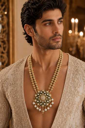 Vivinia By Vidhi Mehra Kundan Floral Pendant Necklace 