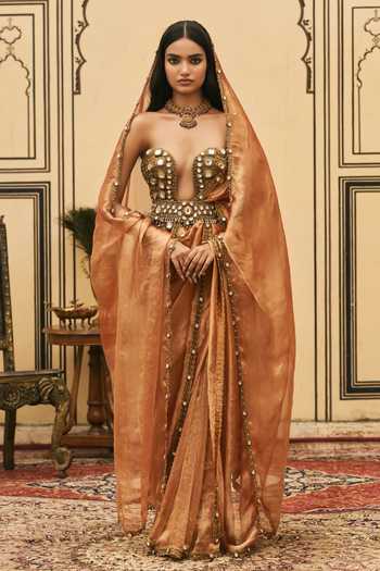 Itrh Kesariya Embroidered Corset Set With Dupatta 