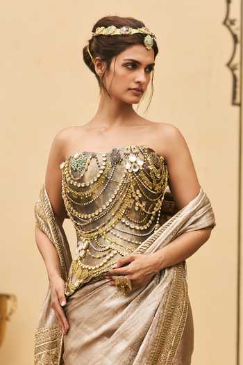 Itrh Rose Gold Tissue, Brocade Chains, Brooches Sweetheart Gulnaar Metal Saree Set Online at Aza Fashions Itrh_Rose Gold Tissue, Brocade Chains, Brooches Sweetheart Gulnaar Metal Saree Set _Online_at_Aza_Fashions