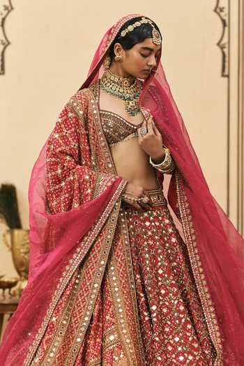 Itrh Pink Georgette Sweetheart Neck Gulabi Bandhej Bridal Lehenga Set at Aza Fashions Itrh_Pink Georgette Sweetheart Neck Gulabi Bandhej Bridal Lehenga Set _at_Aza_Fashions