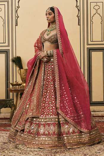 Buy Itrh Pink Georgette Sweetheart Neck Gulabi Bandhej Bridal Lehenga Set Buy_Itrh_Pink Georgette Sweetheart Neck Gulabi Bandhej Bridal Lehenga Set
