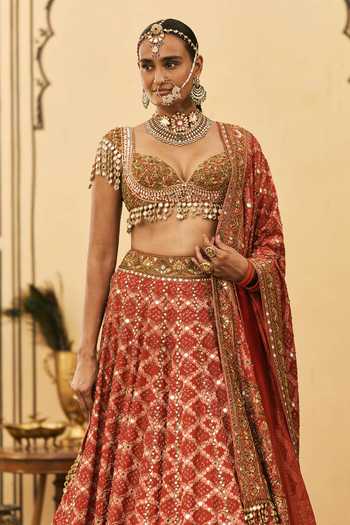 Itrh Red Organza Sweetheart Neck Bandhani Pattern Lehenga Set Online at Aza Fashions Itrh_Red Organza Sweetheart Neck Bandhani Pattern Lehenga Set _Online_at_Aza_Fashions